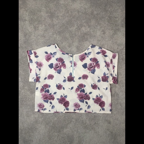 SML • Floral Crop Top - Picture 3 of 3